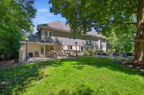 75 Ela RD, Inverness, IL 60067