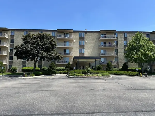110 W Butterfield RD #402S, Elmhurst, IL 60126