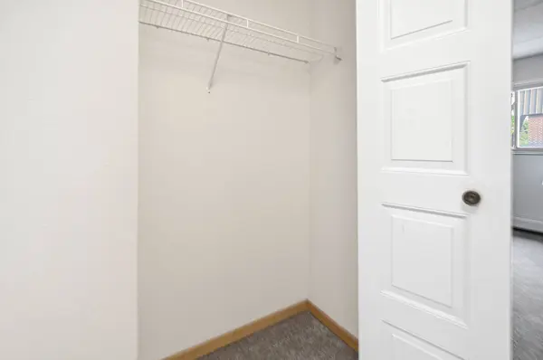573 Fairway View DR #1B, Wheeling, IL 60090