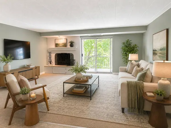 110 W Butterfield RD #402S, Elmhurst, IL 60126
