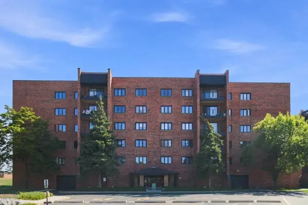 9357 Landings LN #401, Des Plaines, IL 60016