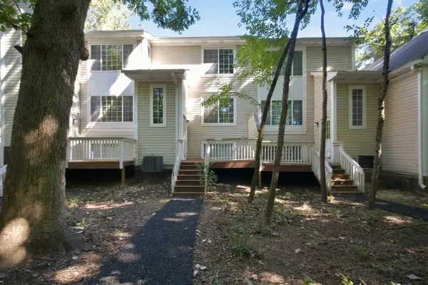 280 W Treehouse LN