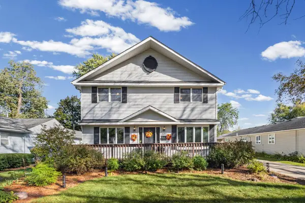 2104 Bluebird LN