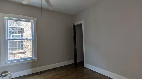 2015 N Leclaire Avenue, Chicago, IL 60639