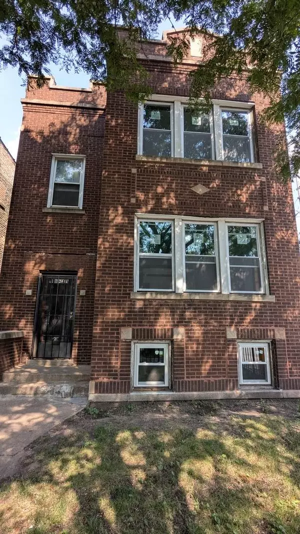 2015 N Leclaire AVE, Chicago, IL 60639