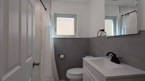 5452 N Natchez AVE, Chicago, IL 60656