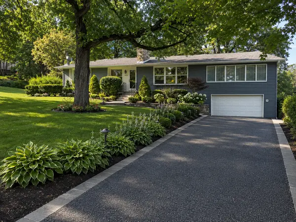 355 Hiawatha Dr, Lake In The Hills, IL 60156-1425