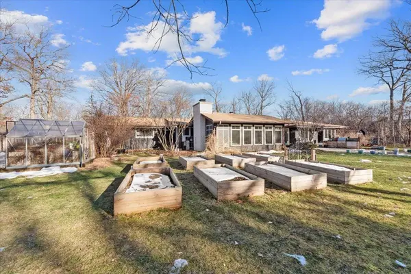 2655 Crestwood Lane, Riverwoods, IL 60015