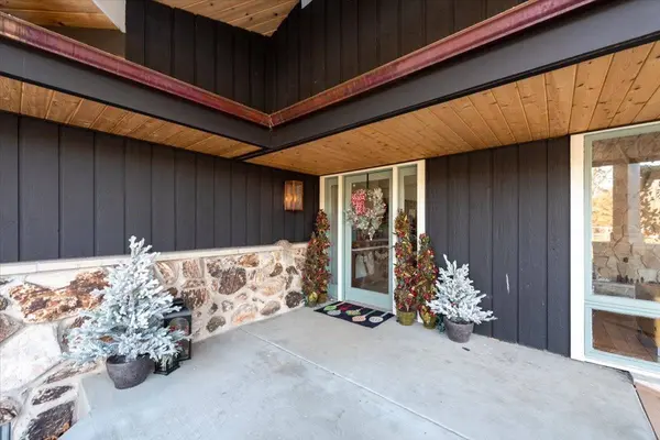 2655 Crestwood Lane, Riverwoods, IL 60015