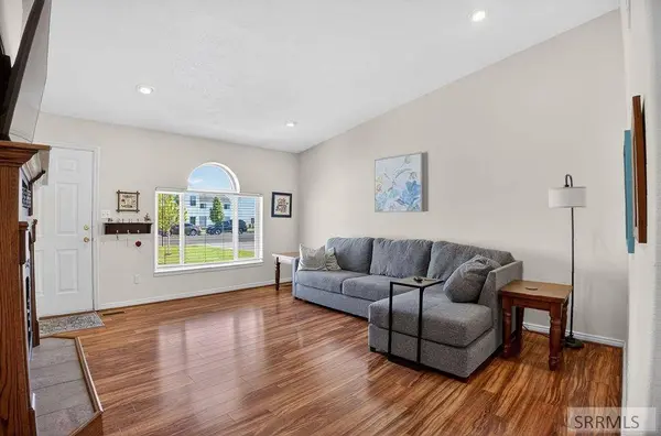 2915 Chasewood Drive, Ammon, ID 83406