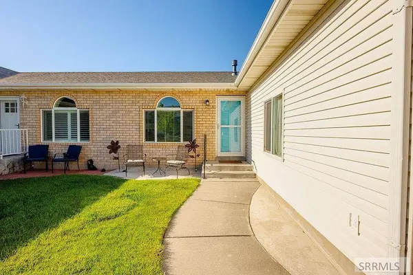 2915 Chasewood Drive, Ammon, ID 83406