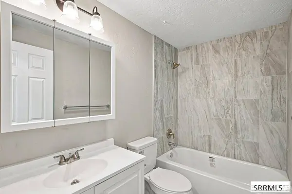 975 Blaine Avenue, Idaho Falls, ID 83402