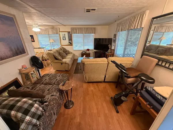 221 W Herndon AVE #193, Pinedale, CA 93650