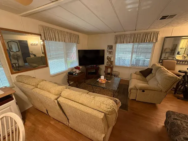 221 W Herndon AVE #193, Pinedale, CA 93650