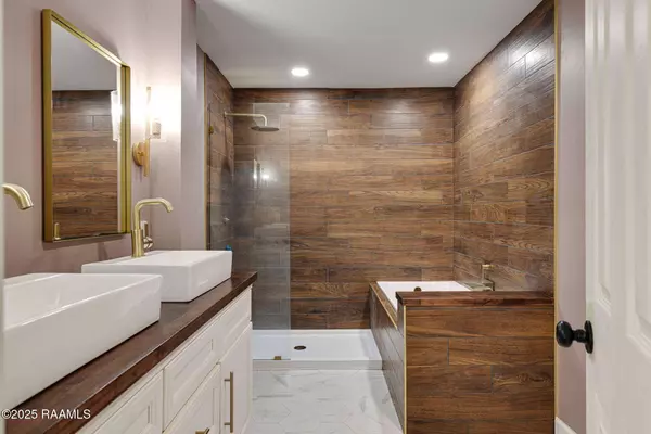 116 Rougeau RD, Lafayette, LA 70508