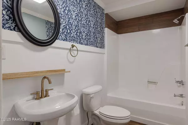 116 Rougeau RD, Lafayette, LA 70508