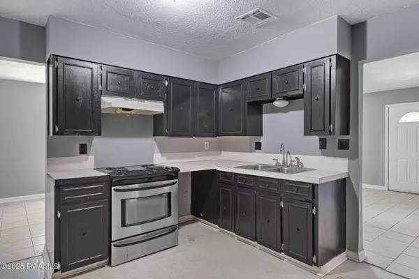 1022 Leo ST, St. Martinville, LA 70582