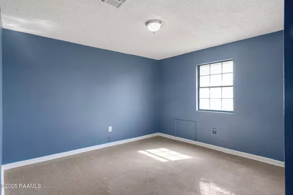 1022 Leo ST, St. Martinville, LA 70582