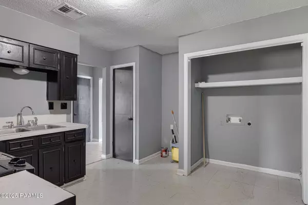 1022 Leo ST, St. Martinville, LA 70582