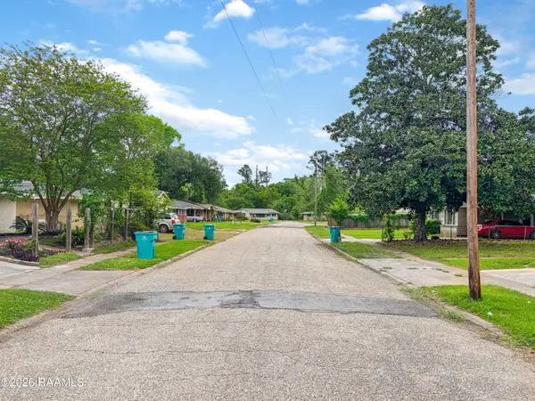 2233 Ledoux CIR, Opelousas, LA 70570