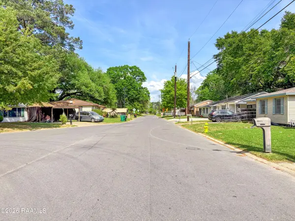 396 Sunset DR, Lafayette, LA 70501