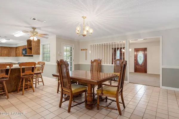 112 Saint Bernadette DR, Lafayette, LA 70507