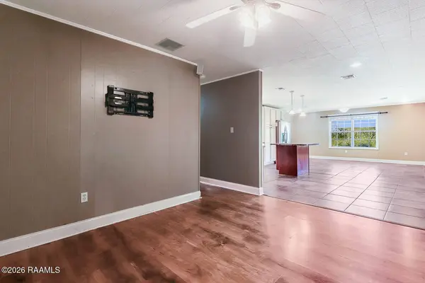 120 Burrow DR, Scott, LA 70583