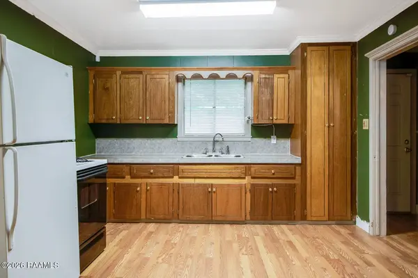 121 La Rue Rouge, Scott, LA 70583