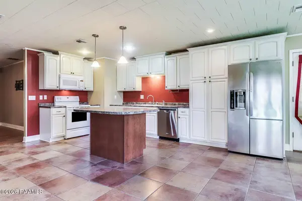 120 Burrow DR, Scott, LA 70583