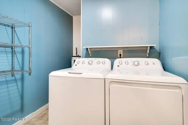 121 La Rue Rouge, Scott, LA 70583