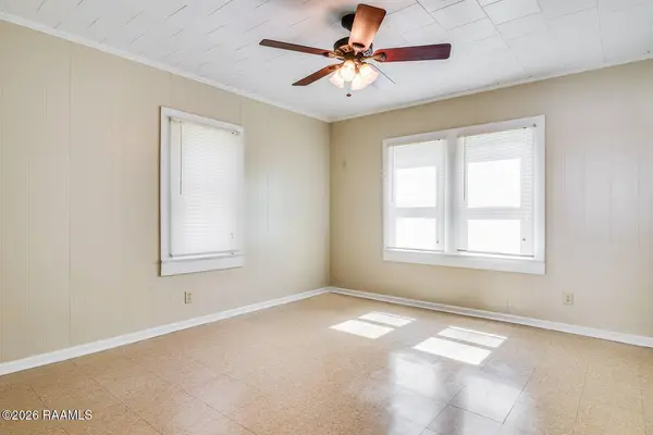 1211 Scott ST, Scott, LA 70583