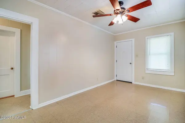 1211 Scott ST, Scott, LA 70583
