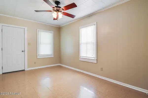 1211 Scott ST, Scott, LA 70583