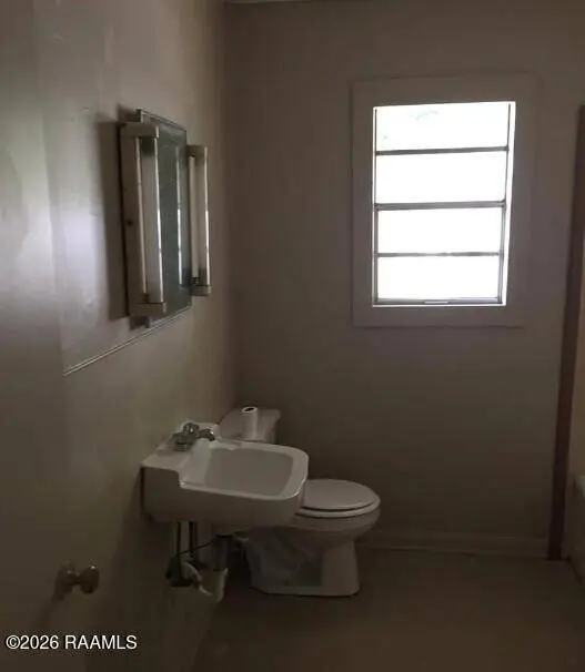 902 Domingue ST, Scott, LA 70583