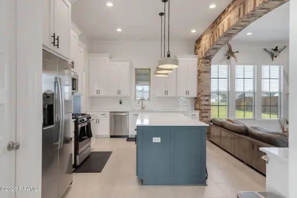 1305 Bayou TRCE, Breaux Bridge, LA 70517