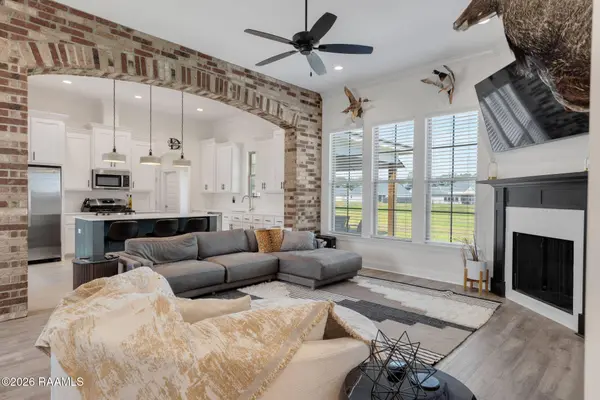 1305 Bayou TRCE, Breaux Bridge, LA 70517