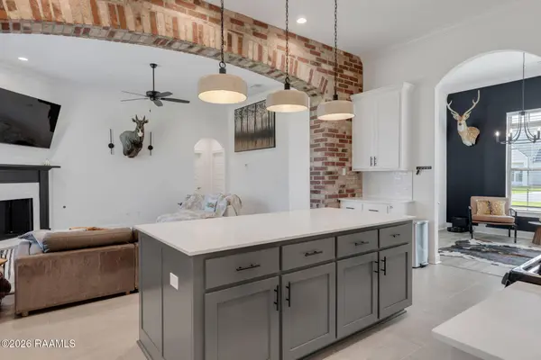 1305 Bayou TRCE, Breaux Bridge, LA 70517