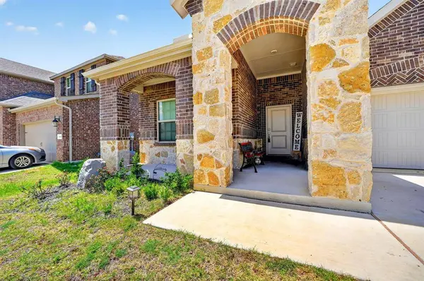 10105 Sunnyview Lane, Aubrey, TX 76227