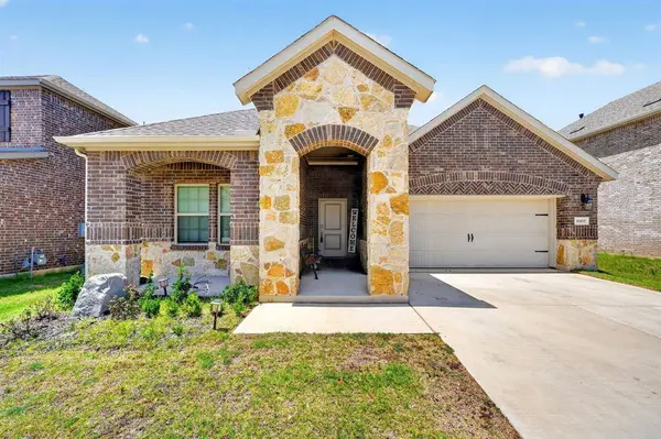 10105 Sunnyview Lane, Aubrey, TX 76227