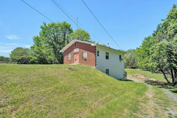 2719 Colonial AVE SW, Roanoke, VA 24015