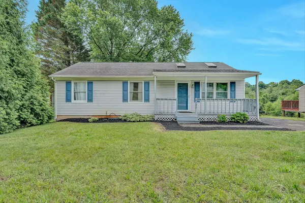 8127 Ashton LN, Roanoke, VA 24019