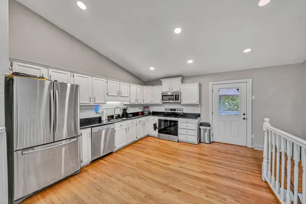 8127 Ashton LN, Roanoke, VA 24019