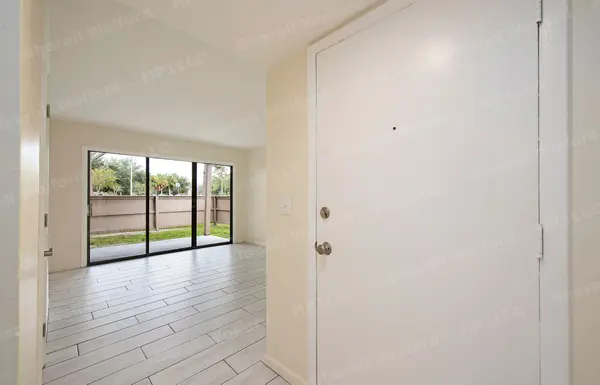 5739 Peregrine Ave, Orlando, FL 32819-7505