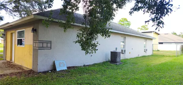 2570 COACHMAN DR, Deltona, FL 32738