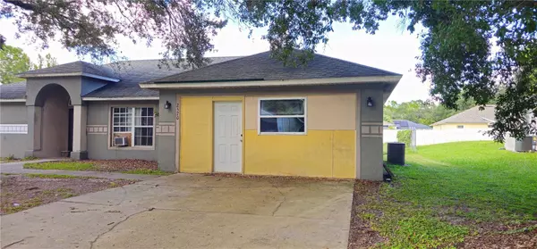 2570 COACHMAN DR, Deltona, FL 32738