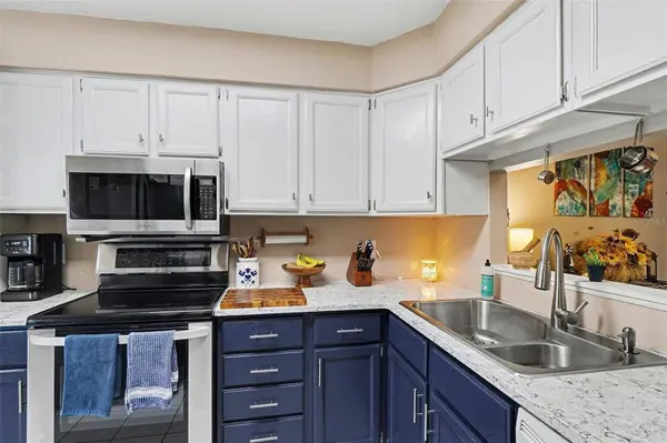 596 LAKE DOE BLVD, Apopka, FL 32703