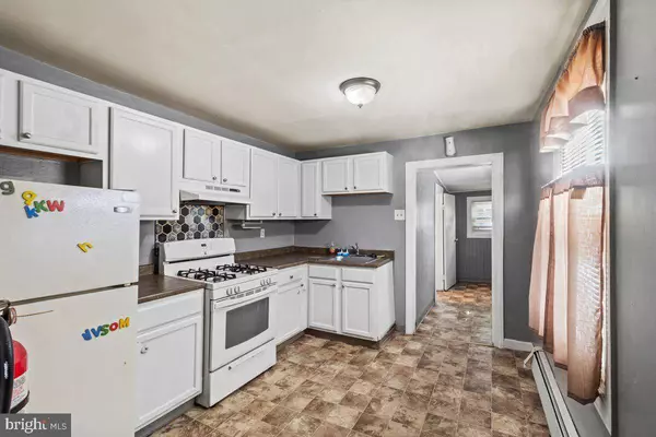 636 ELIZABETH ST, Beverly, NJ 08010