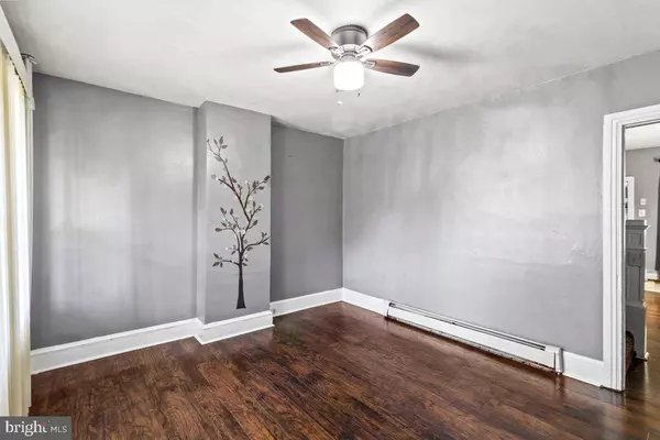 636 ELIZABETH ST, Beverly, NJ 08010