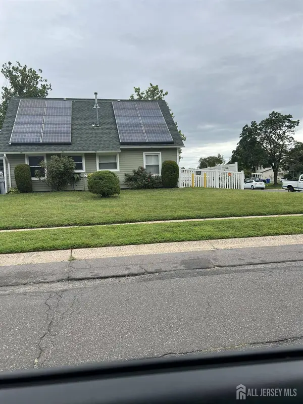 74 Beaverdale LN, Willingboro, NJ 08046