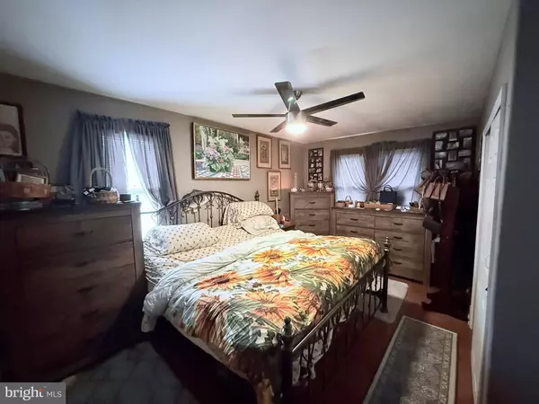 217 S FELLOWSHIP RD, Maple Shade, NJ 08052